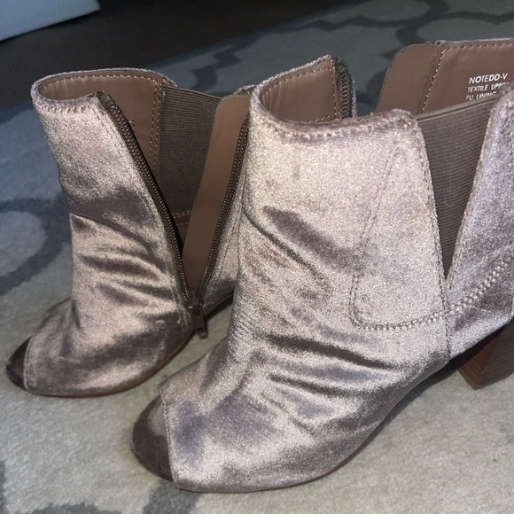 Steve Madden velvet heels - Picture 5 of 5